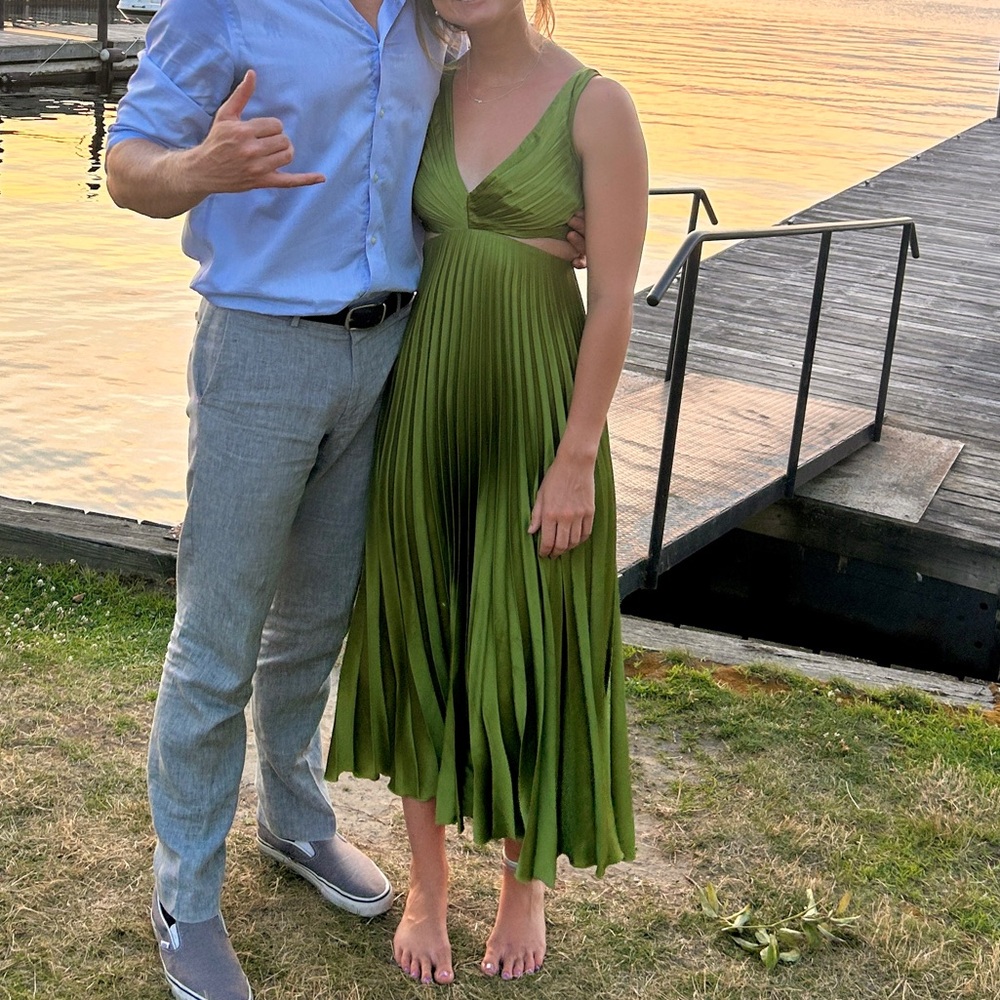 Abercrombie & Fitch Olive Green Pleated Midi Dress
